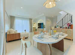 P186 ขาย ด่วน บ้านเดี่ยว 2 ชั้น ตกแต่งสวย คาซ่า วิลล์ วงแหวน-รามอินทรา Casa Ville Wongwaen-Ramintra ใกล้ทางด่วนจตุโชติ Fashion Island 