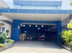 ขายอาคาร พร้อมโรงงาน ถนนเฉลิมพระเกียรติ ร.9 แยก30 อาคาร 2 ชั้น ออฟฟิต ห้องประชุม และห้องอเนกประสงค์อีก 3 ห้อง