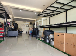 ขายอาคารพาณิชย์ 3 ชั้น เนื้อที่ 24.4 ตร.ว. หมู่บ้านเอริก้า วิวล์ ตั้งอยู่ทำเลดีการเดินทางสะดวก  จ.สมุทรสาคร 