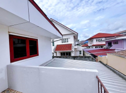 บ้านเดี่ยว 2 ชั้น ติดราชวินิตบางเขน  ถ.งามวงศ์วาน45-49 3นอน 3น้ำ 80 ตร.วา.240 ตร.ม. ม.เกษตรศาสตร์ 2.8 กม.   MRT บางเขน 1.6 กม.  เดอะมอลล์