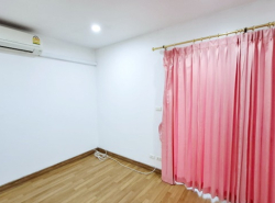 กระทุ่มล้ม 19 ตรว.สระว่ายน้ำ ม.ธนบุรี 2.8กม.ให้เช่าทาวน์เฮาส์ ใหม่  อ้อมน้อย 3.6กม.ถ.พุทธมณฑลสาย4 ถนน 150 ม.   3นอน 2น้ำ 1ครัว จอดรถ 2คัน 