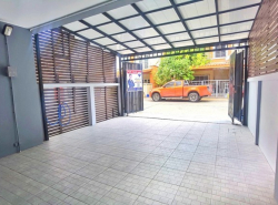 ทาวน์โฮมประชาชื่น งามวงศ์วาน 3 ชั้น หลังมุม วิชั่น วิลล์ 4 (Vision Ville 4) ซอย สามัคคี 34 พื้นที่ 30 ตรว. รีโนเวทสวยมาก