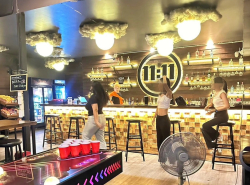 เซ้งด่วน ร้านเหล้า เชียงใหม่ ใกล้ประตูท่าแพ ใกล้ร้านSpicy ร้านมีลูกค้าประจำ และมีทัวร์