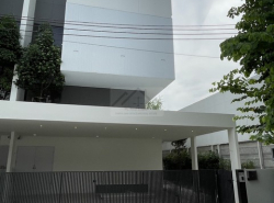 ให้เช่าโฮมออฟฟิศ 3 ชั้นครึ่ง หลังมุม 270 ตรม. โครงการ อาคิน วิภาวดี ARKIN VIBHAVADI ใกล้ทางด่วน ใกล้ดอนเมือง 