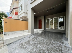  ให้เช่าโฮมออฟฟิศ 3 ชั้น เล่นระดับ 200 ตร.ม. หมู่บ้านไพรเวทวิลล่า นวมินทร์135 *** จดทะเบียนบริษัทได้  