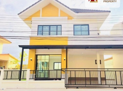 หมู่บ้าน ชวนชมพาร์ค บ้านแฝดสไตส์บ้านเดี่ยว ตั้งอยู่หลังมุม บรรยากาศปลอดโปร่ง พร้อมเข้าอยู่ได้เลย