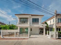 ขายบ้านเดี่ยว รติรมย์ ฟิฟท์ ราชพฤกษ์-ปิ่นเกล้า หลังมุม 57.5 ตร.วา. รีโนเวทใหม่ ทั้งหลัง