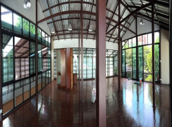 ขายหรือให้เช่าออฟฟิศพร้อมโกดัง ขนาด 360 ตรม. บริเวณสุขุมวิท103 อุดมสุข บางนา กรุงเทพฯ