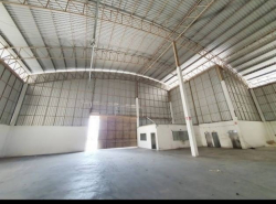 โกดังบ้านเก่าอมตะพานทอง ตำบลพานทอง    มีหลายไซร์ให้เลือก