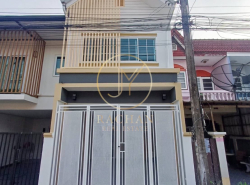 ขายด่วน ทาวน์เฮ้าส์2ชั้น รีโนเวทใหม่ หมู่บ้านฉัตรณรงค์วิลล่า 3 ลำลูกกา