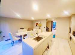 C4704 ขายทาวน์โฮม 3 ชั้นครึ่ง โครงการ QUARTER 31 ซอยสุขุมวิท 31 ทำเลทอง ใกล้Emquartier Emsphere 