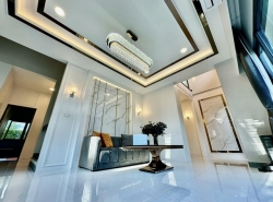 บ้านสวยพร้อมเข้าอยู่ ตั้งอยู่ในโครงการ The City บางนา ห่างจากเมกะบางนาเพียง 800 เมตร