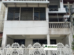 ให้เช่าทาวน์เฮ้าส์3ชั้น หมู่บ้าน ชลพฤกษ์ เพลส สมเด็จพระเจ้าตากสิน 41 ตรงข้ามตลาดดาวคนอง