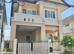 ขายบ้านเดี่ยว 2 ชั้น หมู่บ้านเสนากรีนวิลล์ บางนา-เทพารักษ์ ซอยบางปลา2 บรรยากาศเงียบสงบ ใกล้แหล่งช้อปปิ้ง เนื้อที่ 40.3 ตร.วา