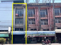 ขายตึกแถว ติดถนนโชตนา ต.ช้างเผือก จ.เชียงใหม่ 2 นอน 2 น้ำ
