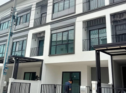 BH3055 ให้เช่า ทาวโฮม 3 ชั้น บ้านลุมพินี ทาวน์เพลส สุขุมวิท-ศรีนครินทร์ บ้านใกล้ BTS สำโรง เดินทางไป สนามบินสุวรรณภูมิ สะดวก