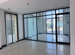 โฮมออฟฟิศ home office รีเจ้นท์ รัชดา ซ. สหการประมูล 550 sq.m. จอดรถ 8 คัน เหม่งจ๋าย