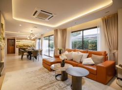 Pool Villa สวยสุดว้าว 19.49 ล. 129.6 ตรว. สันทราย บ้านเดี่ยว 2 ชั้น เฟอร์นิเจอร์ครบครัน หลังบ้านติดริมน้ำ โอบล้อมด้วยต้นไม้ใหญ่