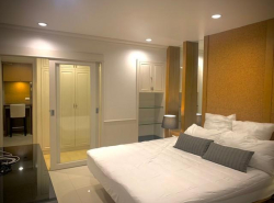ขายทาวน์โฮม 4 ชั้น หมู่บ้านคริสตัลวิลล์ ย่านเลียบด่วน  ที่ดิน 40 ตรว. 4 ห้องนอน 4 ห้องน้ำ แอร์ครบทุกห้อง จอดรถได้ 4-5 คัน  Fully furnished