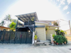 บ้านติดถนน #ค้าขายได้ #โซนสันกำแพง เพียง 6 ล้าน 54 ตรว. บ้าน 2 ชั้น #เหมาะสำหรับทำธุรกิจ หน้าบ้านเป็นร้านกาแฟ มีชั้นลอย น้ำไม่ท่วม