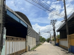 ให้เช่าโกดัง 550 ตรม  เพชรเกษม81 ซอยมาเจริญ1 รถเทลเลอร์ เข้า-ออก ได้