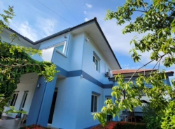 ขายบ้านเดี่ยวในโครงการ 6.9 ล้านบาท สันกำแพง ติดถนน ใกล้โรงเรียนนานาชาติหลายแห่ง สนามบิน เหมาะสำหรับทำ พูลวิลล่า