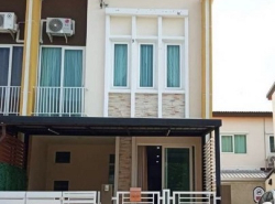 ขายบ้านโครงการโกลเด้นทาวน์ เพชรเกษม108 หนองแขม บ้านใหม่พร้อมเข้าอยู่ เฟอร์นิเจอร์ครบ