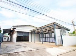 MRT ลาดพร้าว 71 ให้เช่า โกดังพร้อมห้องพัก ลาดพร้าว 76-82  ตลาดสดโชคชัย4 1.6กม. 2นอน2น้ำ 305ตร.ม รัตนบัณฑิต (RBAC)5.4กม. 