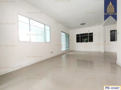 ขายบ้านเดี่ยว ภัสสร 28 กิ่งแก้ว หนามแดง รีโนเวทใหม่ หลังริม พื้นที่เยอะ 160 ตรม 57 ตรว