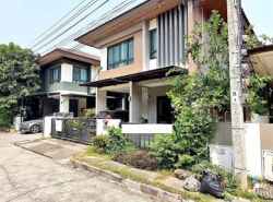 รร.นานาชาติ motorway 3นอน ซาฟารี ปัญญา แฟชั่น ให้เช่าบ้านเดี่ยว 2ชั้น 38ตรว. สาธิตพัฒนา  4แอร์ 2น้ำ หทัยราษฎร์ 39