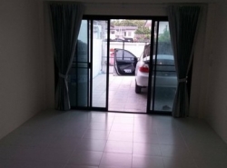 ปล่อยเช่าทาวน์เฮาส์ 2 ชั้น หลังริม  ซอยลาดพร้าว 87 เเยก20 
