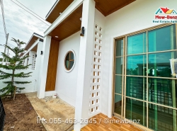 มีข่าวดีมาบอกขนาดบ้าน65.50ตรม โรงรถ35ตรม พื้นที่บ้าน 42ตรว ถนนหน้าบ้าน กว้าง8 เมตร 2 นอน 2น้ำ 2จอดรถ 1 ครัว 1 ห้องรับแขก