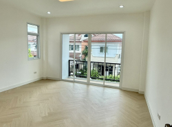 รถมือสอง อสังหาริมทรัพย์ บ้าน ปี 0 