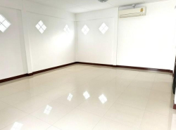 ให้ บ้าน ซอยลาดพร้าว48 ซอยวัฒนานิเวศน์  ราคาเช่า 85,000 บาท
