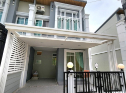 NTG925 ให้เช่า ทาวน์โฮม โกลเด้น ทาวน์ สุขุมวิท-ลาซาล บ้านใหม่ ตกแต่งพร้อมอยู่ ใกล้รถไฟฟ้า BTS สำโรง
