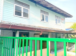 ซ.พัฒนาการ 75-85 บ้านครึ่งตึก อ่อนนุช70-76 .บ้านเดี่ยว 2 ชั้น ครึ่งไม้ 2 นอน 1 น้ำ 51 ตร.วา.202 ตร.ม.ม. MRT ศรีนุช 2 กม.