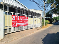 ขายบ้านพร้อมที่ดิน 1 ห้องนอน 2 ห้องน้ำ 67 ตรว ต.โพธิ์กลาง อ.เมืองนครราชสีมา จ.นครราชสีมา