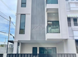 ขายทาวน์โฮม 3 ชั้น หลังมุม เนื้อที่ 30.7 ตรว ซอยสุขุมวิท 101 ซอยปุณณวิถี 45 ใกล้ BTS ปุณณวิถี