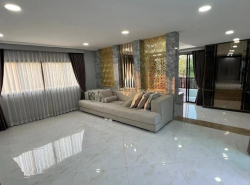 รถมือสอง อสังหาริมทรัพย์ บ้าน ปี 0 