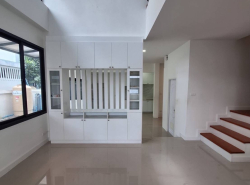 รถมือสอง อสังหาริมทรัพย์ บ้าน ปี 0 