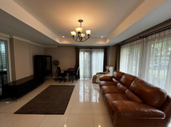 P209 ให้เช่า บ้านเดี่ยว 3 ชั้น วิลล่า นครินทร์ Villa Nakarin ใกล้โรงพยบาลสิรินธร โรบินสัน พาสิโอลาดกระบัง พร้อมเฟอร์นิเจอร์เหมาะพักอาศัย