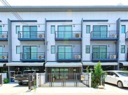 APL บ้านทับช้าง 1.6กม.หน้าหมู่บ้านมี 7-11 ทาวน์เฮาส์ 3ชั้น พระราม9-อ่อนนุช  3นอน   18ตร.วา.210ตร.ม. วิวสระว่ายน้ำ พาซิโอมอลล์ 2กม. บิวท์อิน 