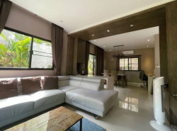 บ้านหรู พร้อมเฟอร์ ในโครงการ วรารมย์ สันผีเสื้อ            