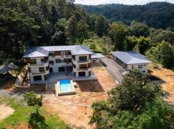 ขายที่ดิน พร้อมอาคาร วิวทะเลหมอก ทำเลศักยภาพ ดอยสะเก็ด – เชียงใหม่ 