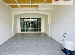 หมู่บ้าน ทวีทอง 1 บางเมือง รีโนเวทใหม่ ตกแต่งสวย ทำเลดี ต้นโครงการ