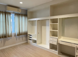 ให้เช่า ทาวน์โฮม 3ชั้น กรีนิช รามอินทรา 199 ตรม 23.8 ตรว มีเฟอร์นิเจอร์ให้