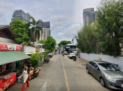 VLM 979  ขายที่ดิน  ซอยจันทน์ 44-46 แขวงยานนาวา เขตสาทร  เนื้อที่ 1.5 ไร่