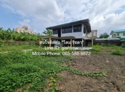 บ้าน บ้านเดี่ยว ลาดพร้าว 64 และ 80  ทำเลสวย เป็นบ้านที่มีเนื้อที่มาก, ตั้งอยู่ในทำเลที่ดีมาก (ห่างถนนลาดพร้าว หรือห่างแนวรถไฟฟ้าสายสีเหลืองเพียง 1 กม.) และเป็นบ้านที่มีพื้นที่มาก เหมาะสำหรับผู้ที่หาบ้านใจกลางเมืองในมุมสงบที่เอาบ้านไปรีโนเวทเพื่ออยู่เอง หรือเพื่อนำไปขายต่อ