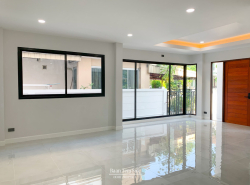 รถมือสอง อสังหาริมทรัพย์ บ้าน ปี 0 