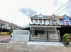 ขายบ้านทาวน์โฮม 2 ชั้น หลังมุม รีโนเวทใหม่ มบ.แฟมิลี่ปาร์ค นาป่า 